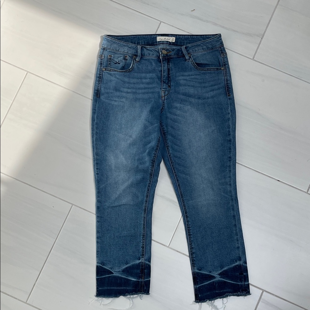 Stylish Cropped Blue Denim Jeans